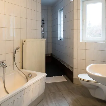 Apartment Studiowohnungen Am Neuberinhaus F&g
